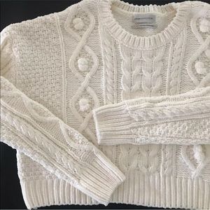 UO chunky sweater cable knit baubles cropped L